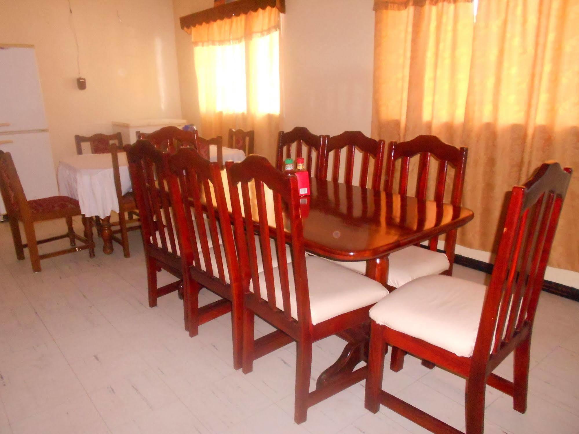 Comfort Corner Guesthouse Лівінґстон Екстер'єр фото